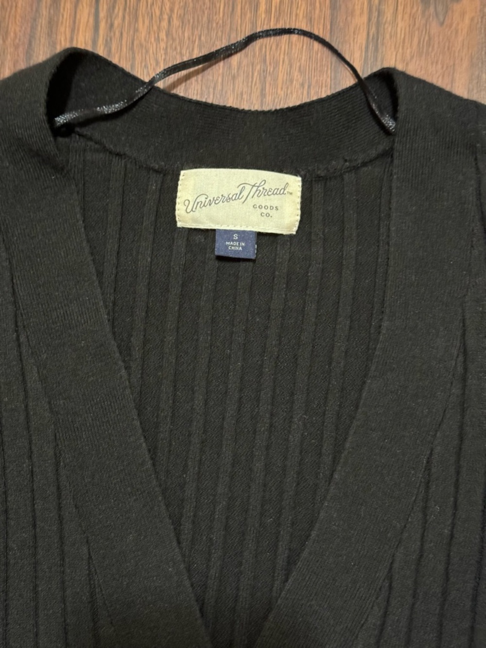 Universal Thread Black Ribbed V-Neck Button Cardigan - Picture 3 of 4